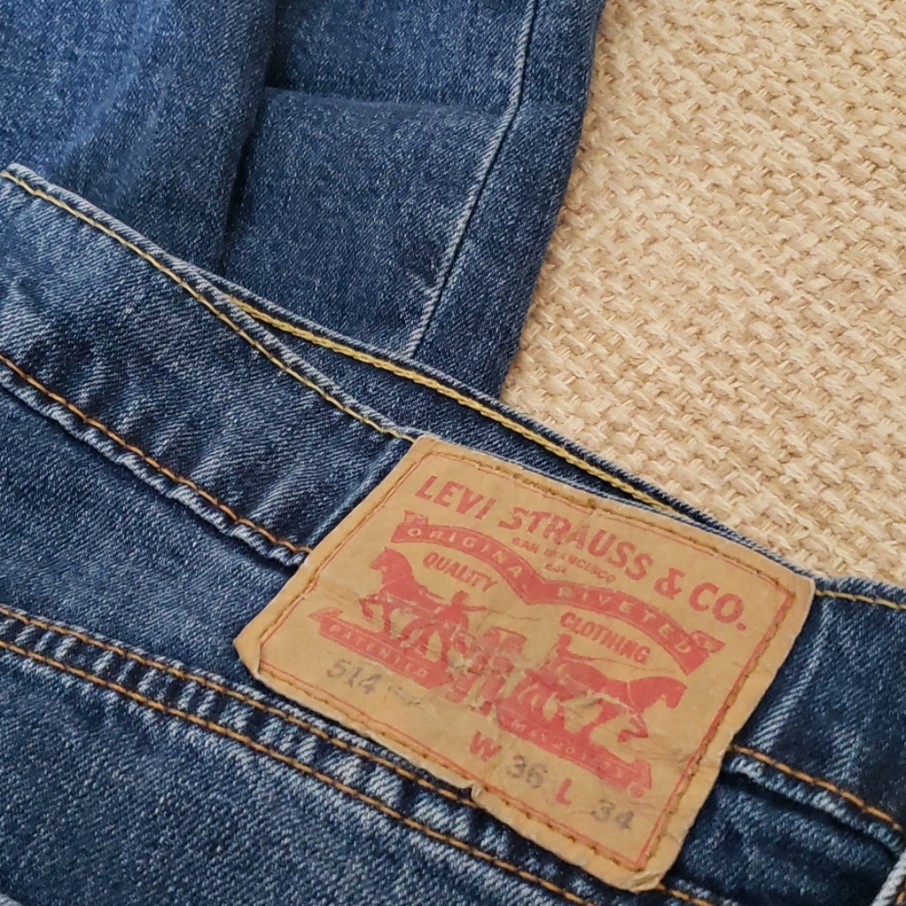 Mens 514 Levi's Jeans 36 x 34 used good condition.